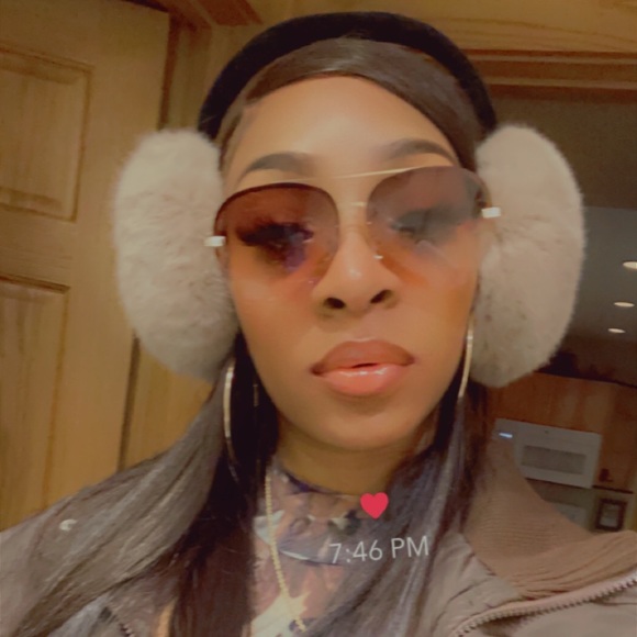 Meet your Posher, Vashti - Picture 2 of 5